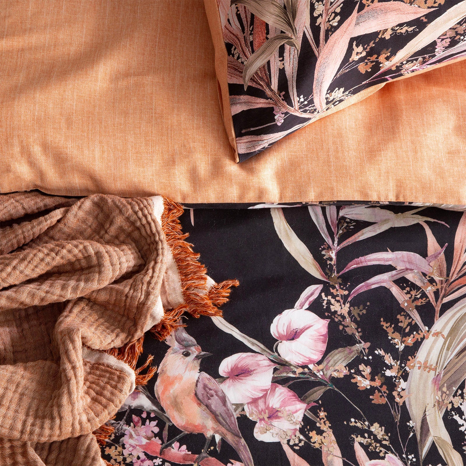 300 TC Grevillea Cotton Reversible Onyx Quilt Cover Sets by Super King