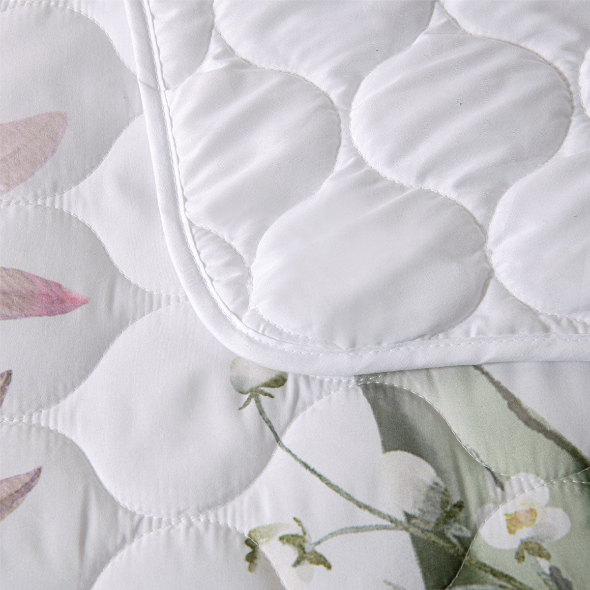 Lorna White Floral Printed Quilted Bedspread Set Single