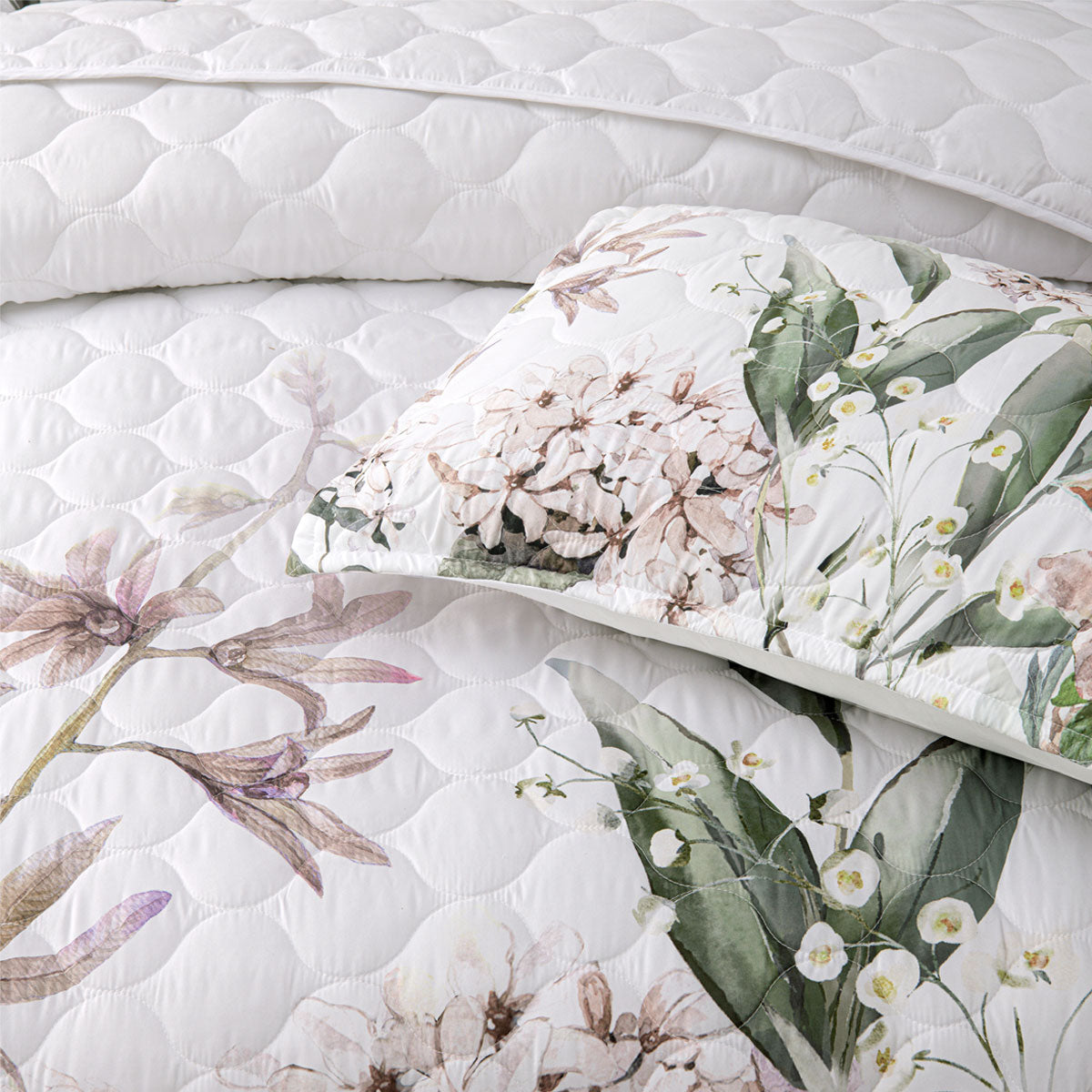 Lorna White Floral Printed Quilted Bedspread Set Super King