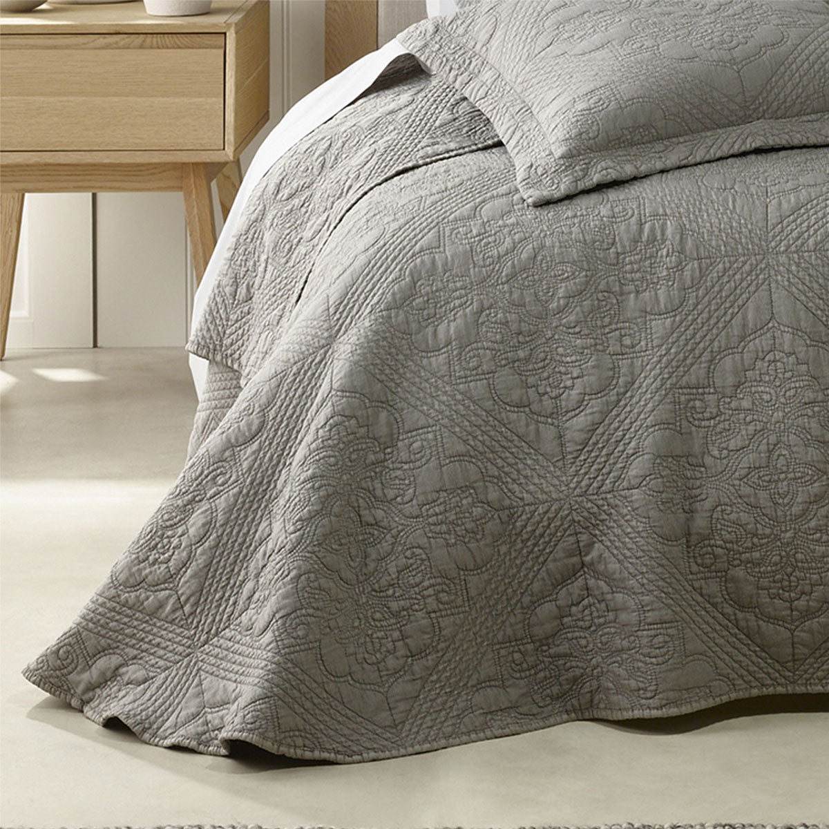 Zaria Taupe Embroidered Bedspread Set King