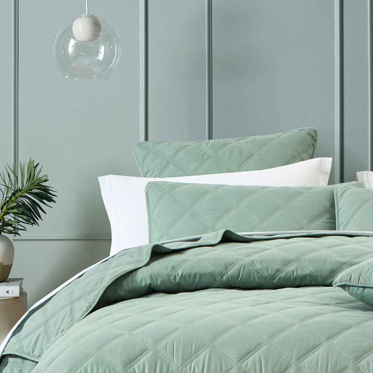 Barclay Olive Coverlet Set Queen/King