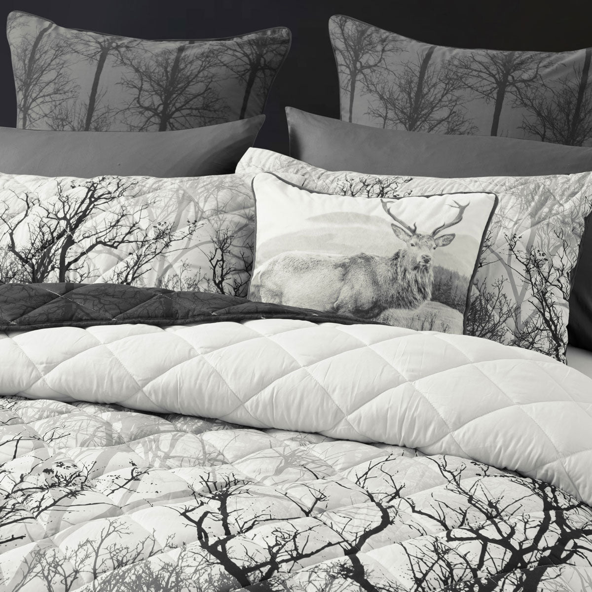 Boscage Black Forest Printed Quilted Polyester Coverlet Set Super King