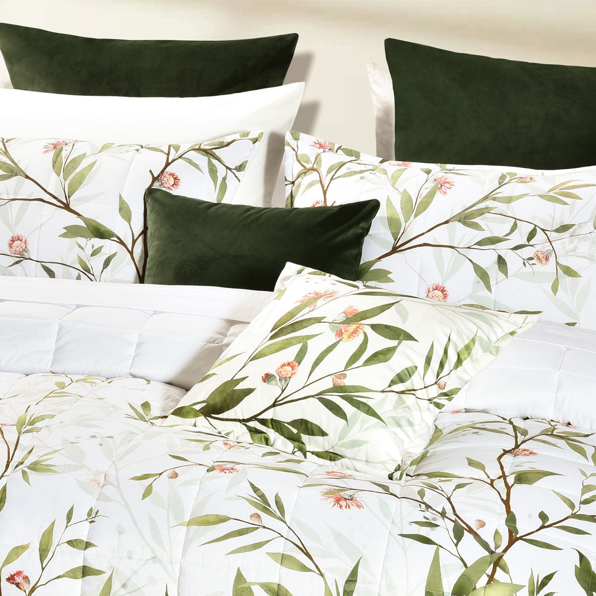 Corymbia White Floral Printed Quilted Polyester Coverlet Set Single/Double