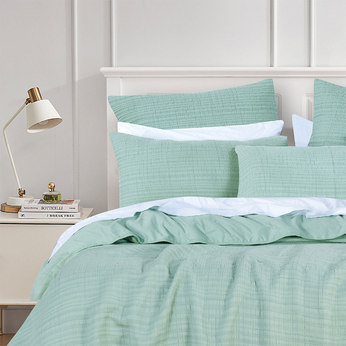 Cressida Sage Cotton Polyester Coverlet Set Queen/King