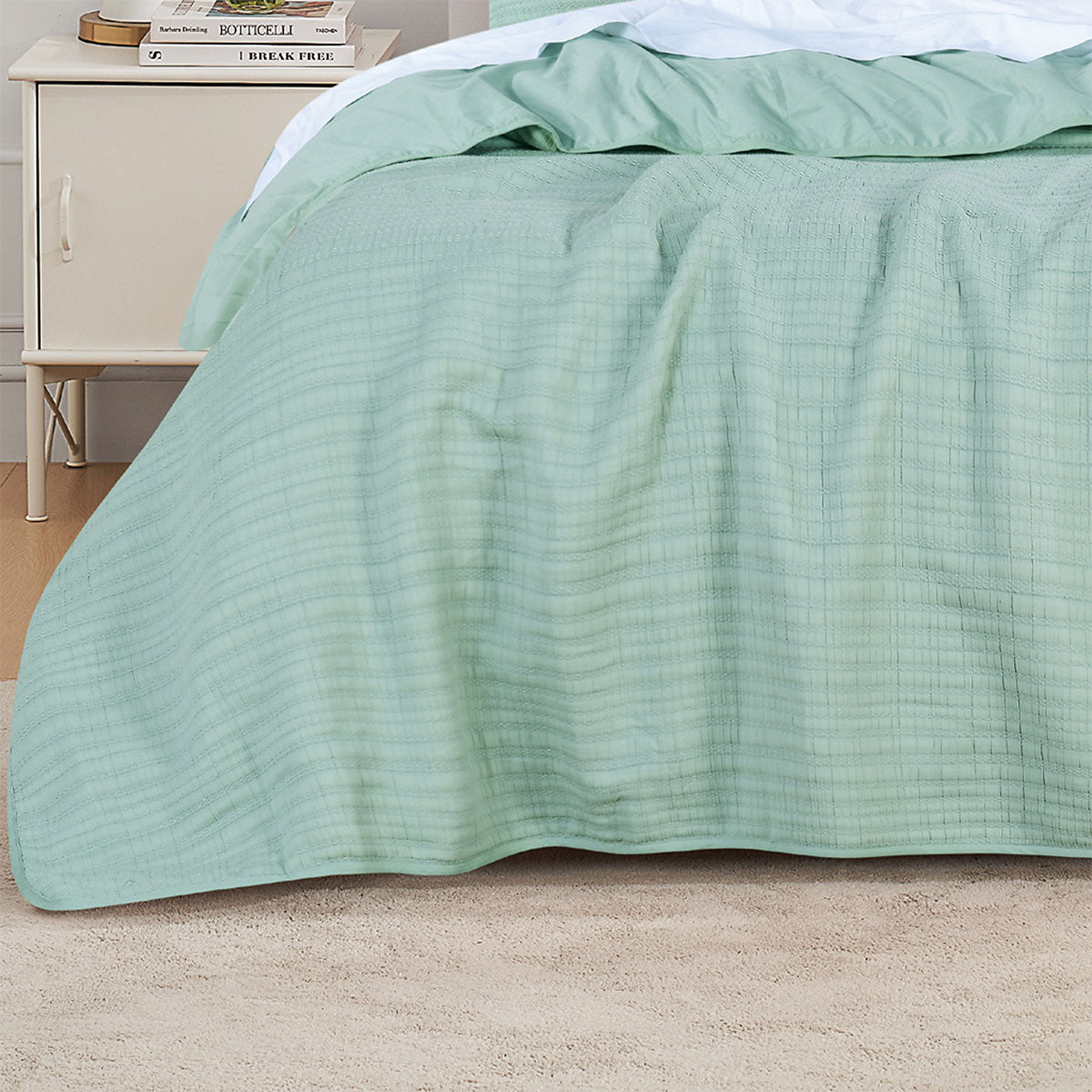 Cressida Sage Cotton Polyester Coverlet Set Queen/King