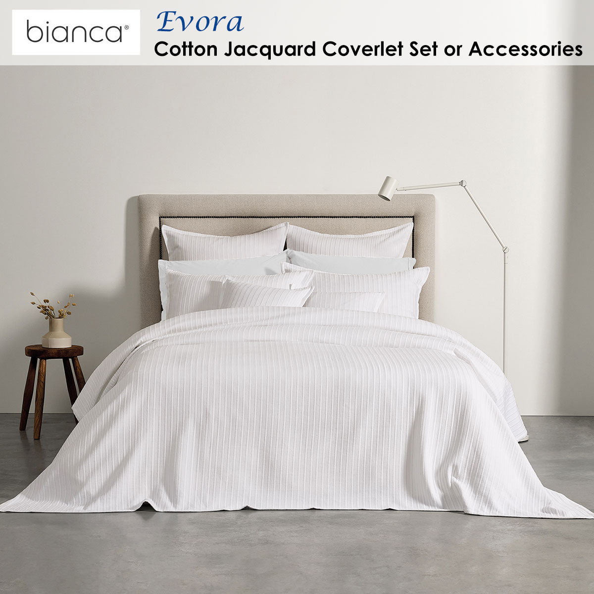 Evora White Cotton Jacquard Coverlet Set Queen/King