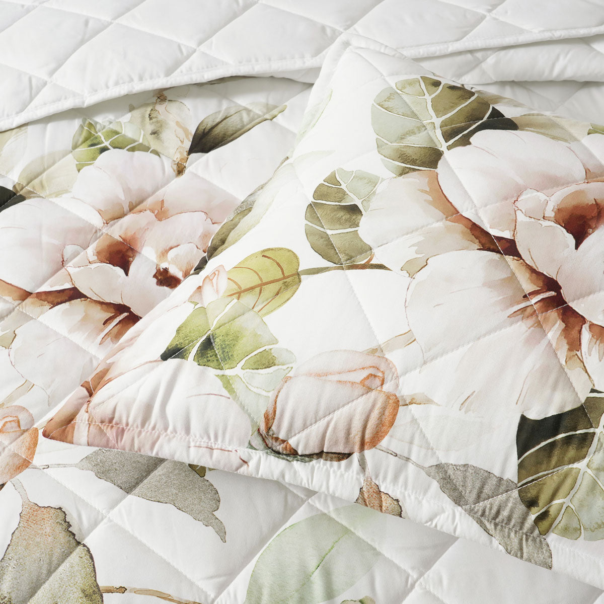 Rosalia White Floral Printed Quilted Polyester Coverlet Set Single/Double