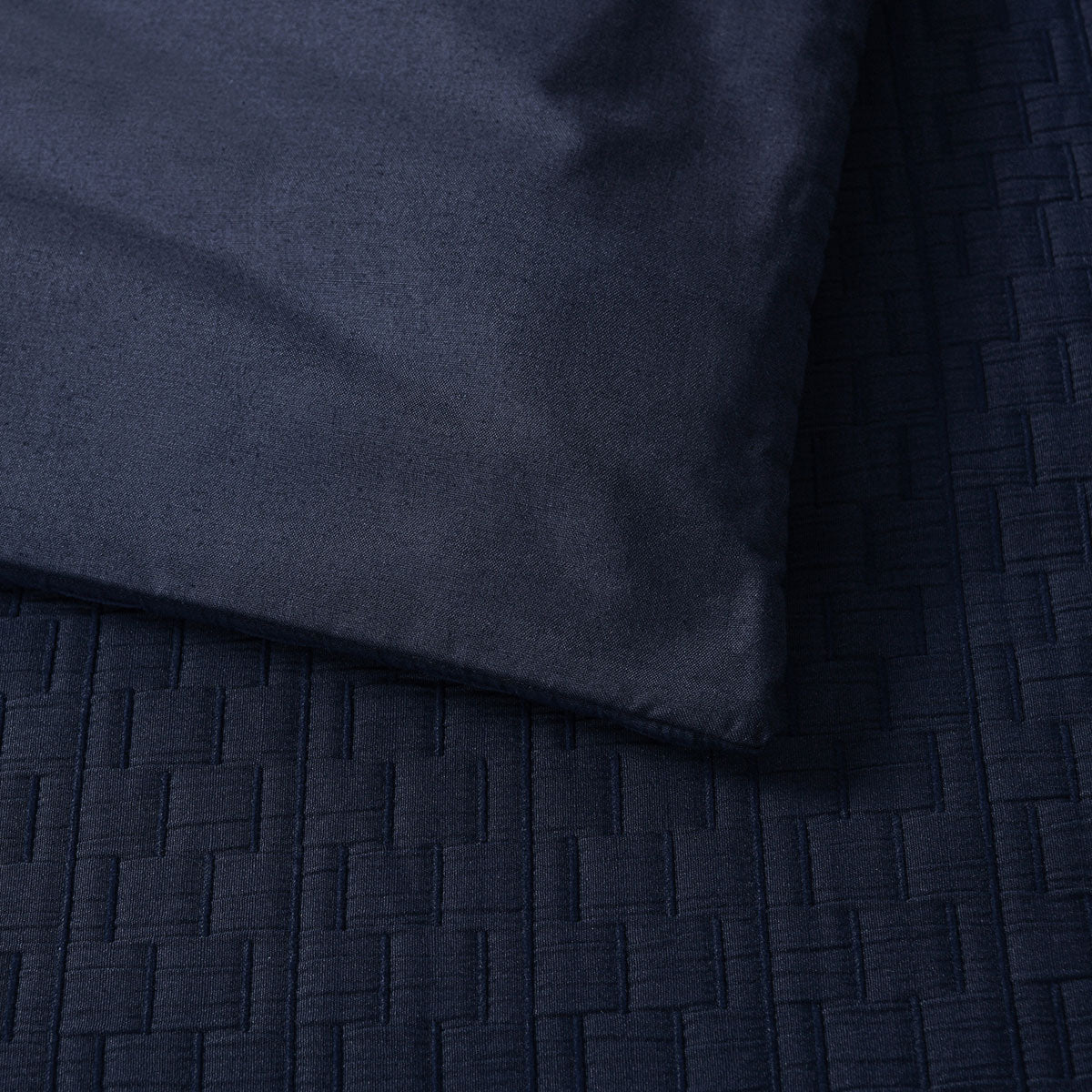 Burleigh Ink Jacquard Quilt Cover Set Super King