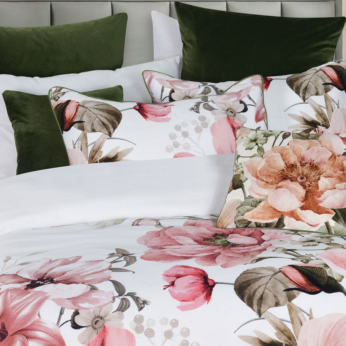 Eliana White Floral Printed Cotton Sateen Quilt Cover Set King