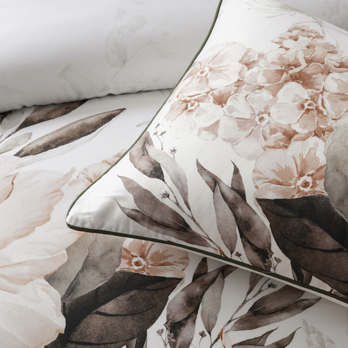 Somerset White Cotton Sateen Floral Quilt Cover Set Double