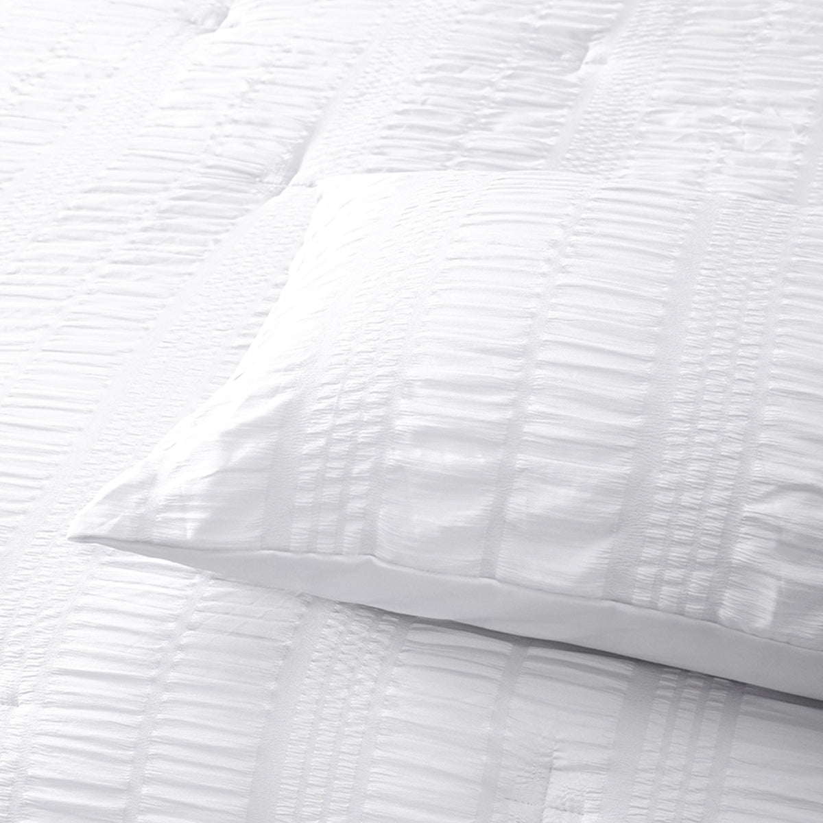 Seersucker White 3 Piece Polyester Comforter Set King